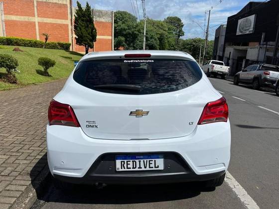 CHEVROLET ONIX 1.4 MPFI LT 8V FLEX 4P MANUAL